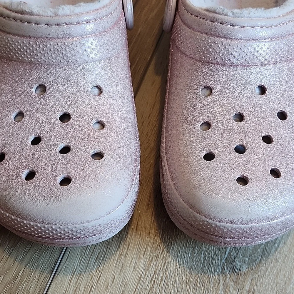 Pink Fur Lined Crocs, J3 - Picture 2 of 9